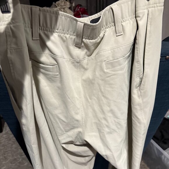 Under Armour 42/32 lightweight hybrid pants - Picture 1 of 3